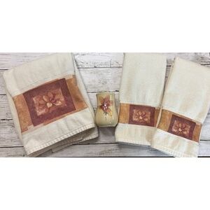 JoAnn’s 4pc Bathroom Decor Set “Orchid” by Albena Hristova